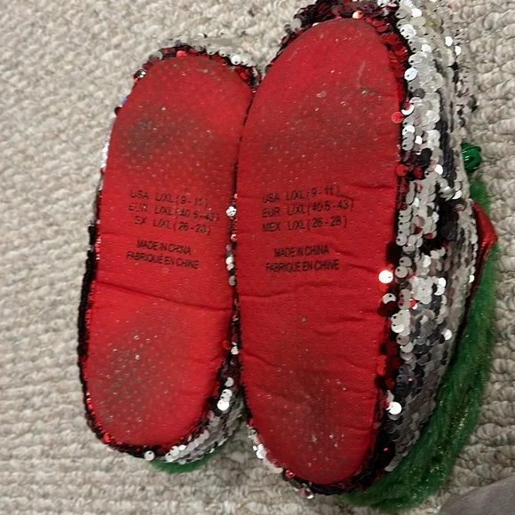 Jingly size large extra large, 9 to 11 elf sequin slippers, red silver green - Picture 4 of 8